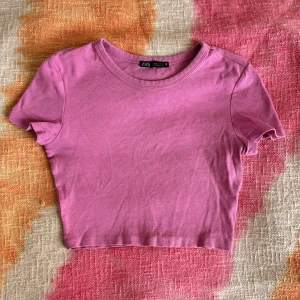 Crop top - En söt rosa crop top från Zara i storlek S 💓