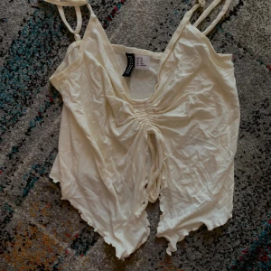 Butterfly top  - Pris 45kr Xs