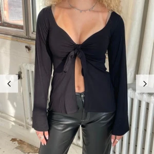 Maddy blouse - Säljer min helt oanvända topp från Design by Si💗storlek xs/s