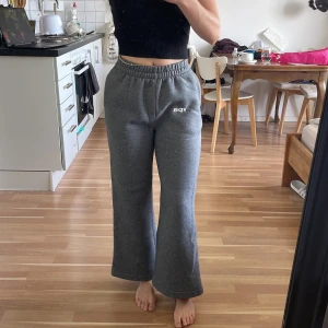 Sweat pants - Dark grey, almost unworn, thick fabric 
