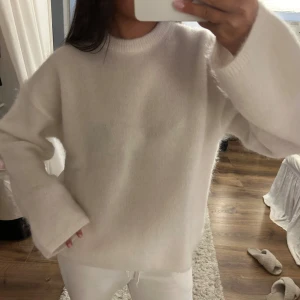 Mohair tröja  - Säljer denna jättefina populära mohair tröjan från hm edition som aldrig är använd som är slutsåld på hemsidan, med prislapp kvar💕 