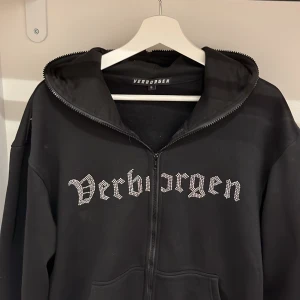 Rhine Stone hoodie  - Märke verborgen, Rhine Stone ej använd storlek s passar m