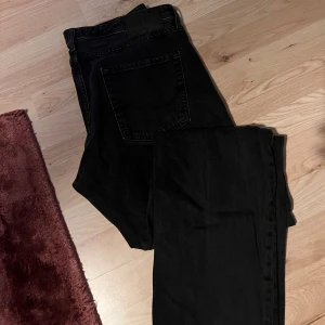 Jack and jones jeans - Bra skick knappt använd