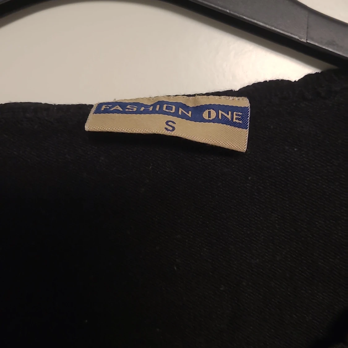 Svart långärmad tröja från Fashion One - 91