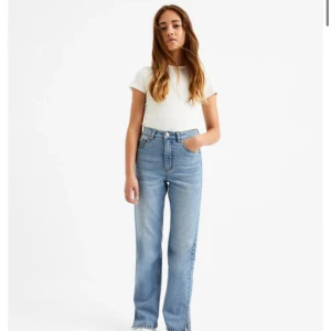 Straight jeans med slits - Jeans från kapphal! Jätte fina och bekväma! 