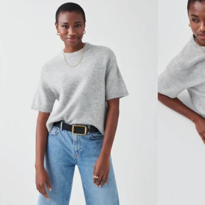 Stickad T shirt - Stickad T shirt ifrån Gina, använd men i ett fint skick utan några defekter, i storlek M men sitter som en S, vid intresse kan man fråga om egna bilder💗