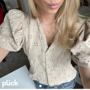 Topp - Topp för 99 kr 🌼💐💕köparen står för frakt eller så kan jag mötas i Stockholm!