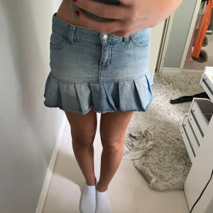 Storlek xs - Så söt jeans kjol i storlek xs, jag är ca 168