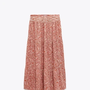 Långkjol - jättefin långkjol från zara endast använd 1 gång