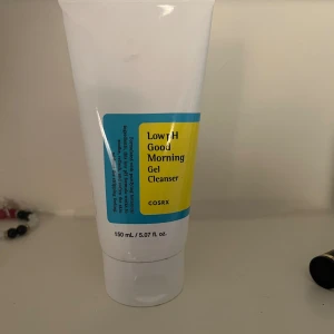 Cleansing gel - Använt bara en gång. Säljer pga att den inte passar till min hud 