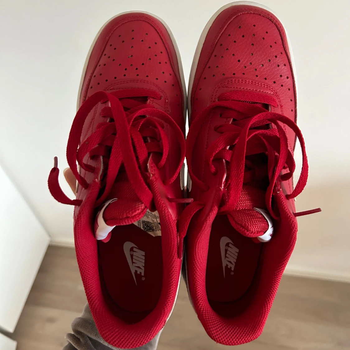 Röda Nike Court Vision - 91