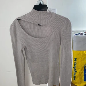Grå tröja - Fint skick 