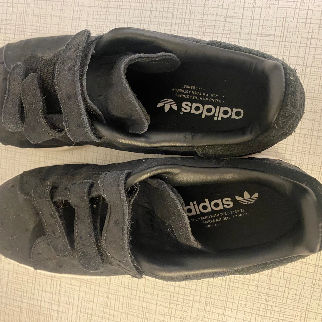 Svarta sneakers Adidas storlek 39 1/3