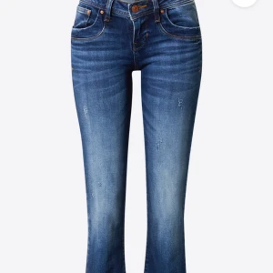 Ltb jeans - Ltb jeans i modellen valerie i mycket bra skick. Säljes endast då dem är för små, strl 25x32💕 Nypris är 1139kr, jag säljer dem för 700kr. Pris är diskuterbart vid snab affär.💕