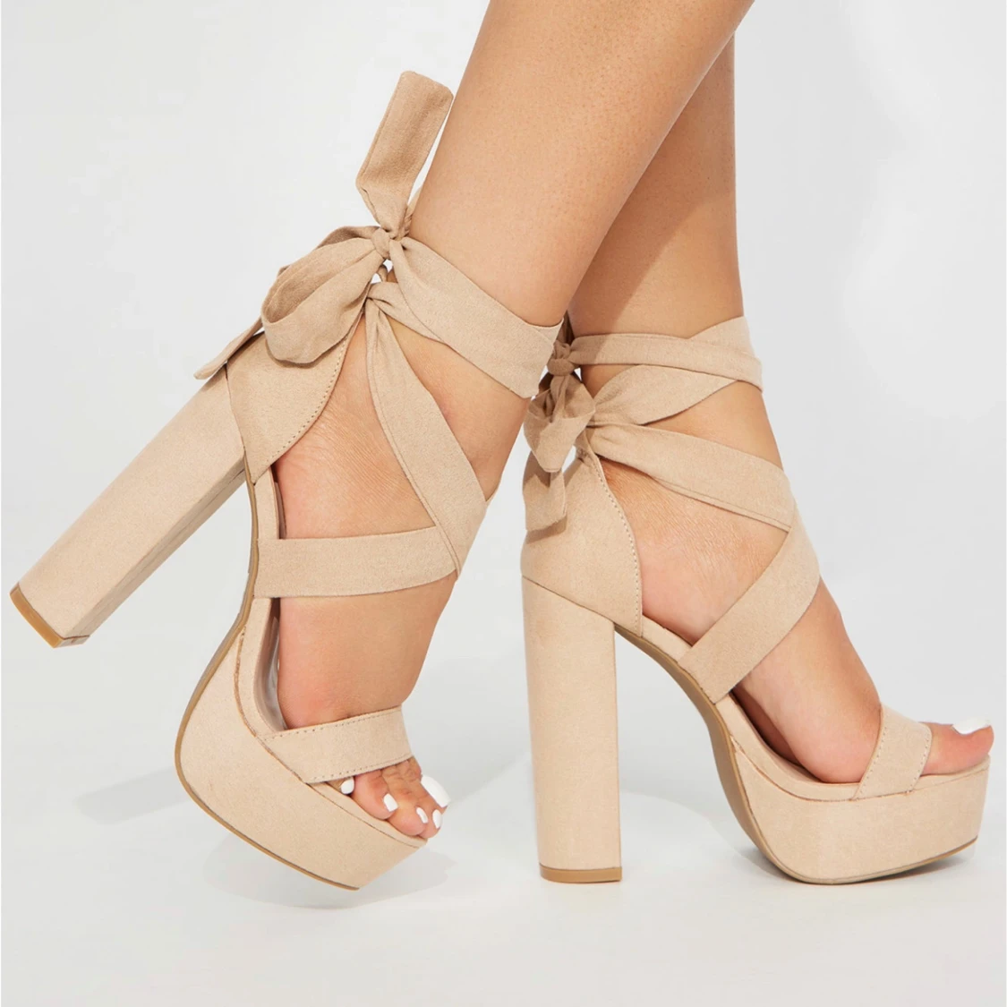 Beiga klackskor snöre