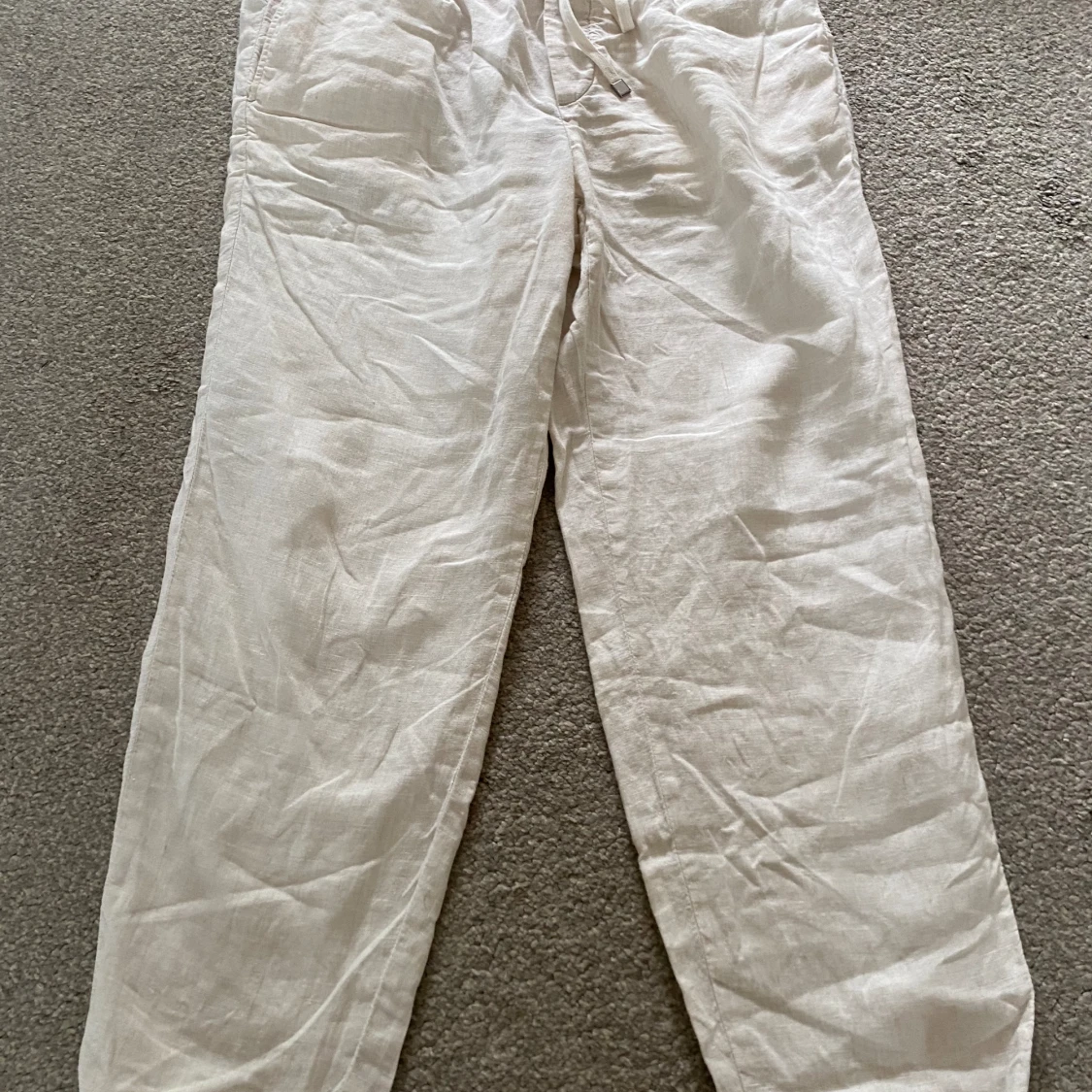 Linnebyxor från mango