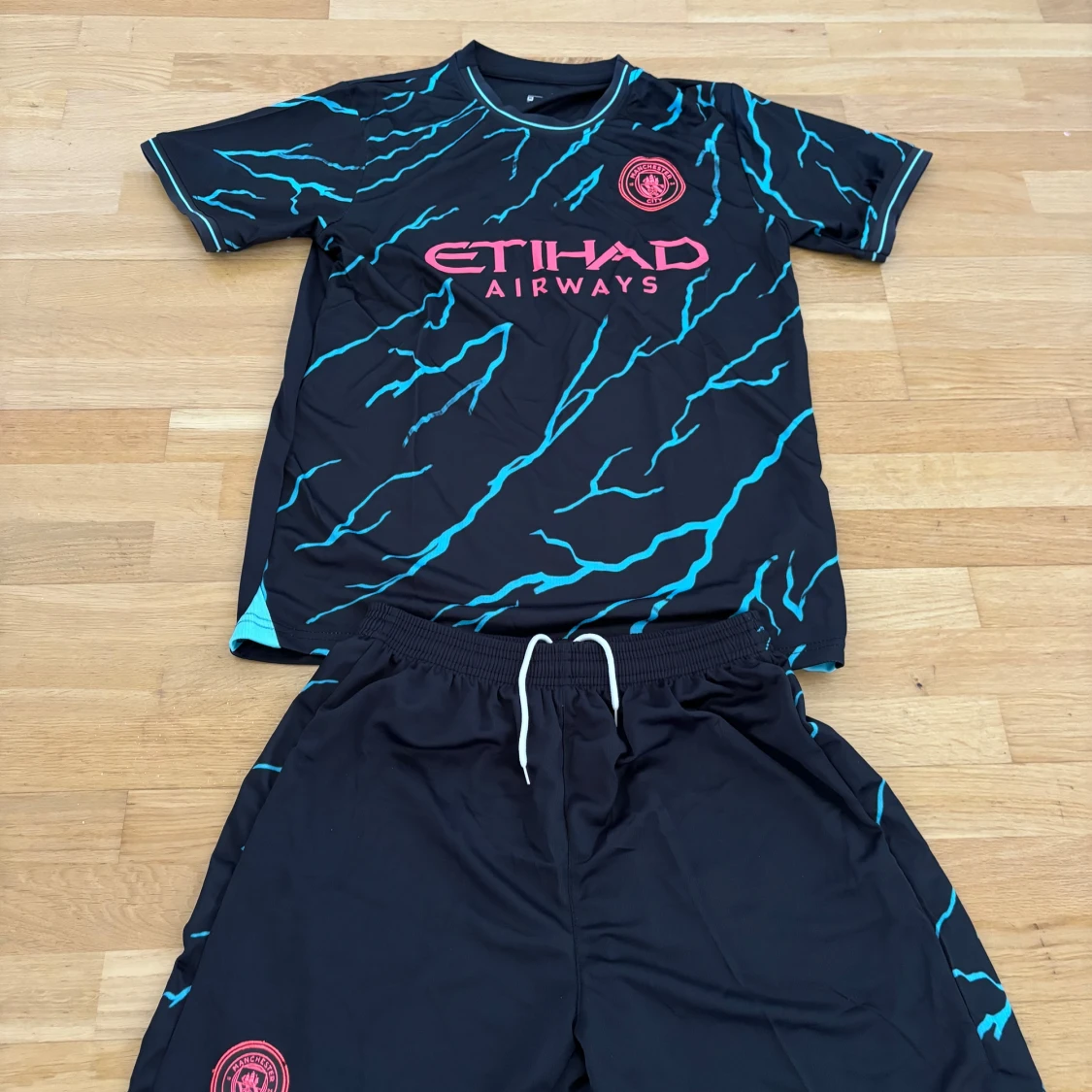 Manchester city fotbollkläder 