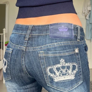 Victoria beckham jeans - Midjemått: 36cm rakt över, innerbenslängd: 80cm 💗