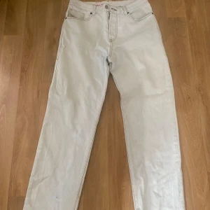 Diesel 1995  Mid-Rise Jeans - Jättefina diesel jeans som inte längre passar mig. Köpt för ett par år för 2200kr. De är jättesvåra att få tag på om inte omöjliga. Perfekt skick!