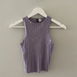 Lila linne - Jättefint lila linne från H&M i storlek xs. Bra skick!💕