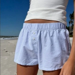 Blå shorts brandy melville - Några shorts som är använda ganska många gånger men är i gott skick💓 skriv om ni är intresserade 