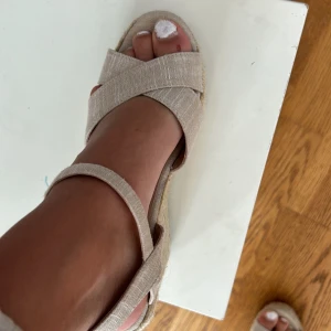 Sommar skor  - Älskar dom så fina 