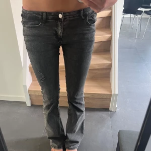 Low waist jeans - Super snygga low waist jeans från shein❤️ Storlek S men passar     xs-m