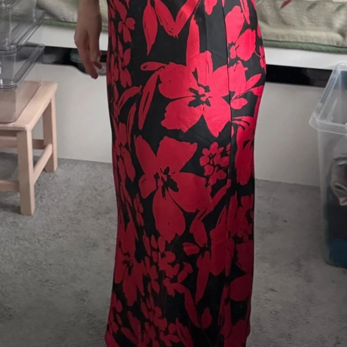 Röd/svart kjol - ASOS - Storlek M - 93