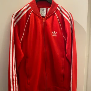 Adidas tröja - Mycket bra skick storlek M