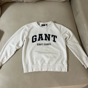 150kr + Frakt 35kr - Vit GANT tröja Storlek S 