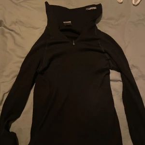 Tröja från Craft  - Material som underställ, men är som en varmare tröja.  