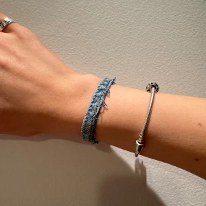 Jeansarmband #1 - Jeansarmband av återvunnet tyg 🩷