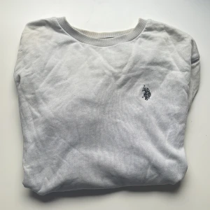 Polo tröja  - Väldigt använd polo tröja. Storlek M 