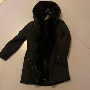 Päls jacka  - Fin päls jacka som jag endast använt en enda gång. 
