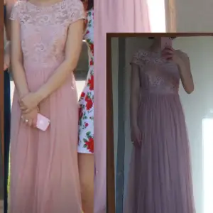 Sååå fin balklänning som bara är använd en gång 💕☺️🌷 den är mer rosa i verkligheten! 🌸 