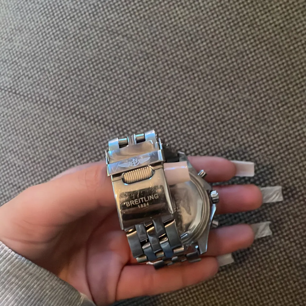 Säljer Breitling klocka skriv för mer info. Accessoarer.