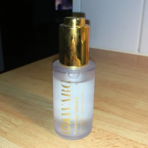 ida warg tanning drops  - helt ny har testat på handen lite men ville inte ha. köpt 199 säljer 120kr