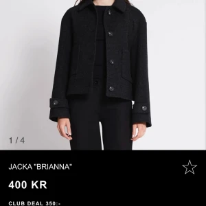 Kappa från Lager 157 - Kappa från Lager 157, köpt i höstas men inga märken eller skador. Pris kan diskuteras!💕💕 