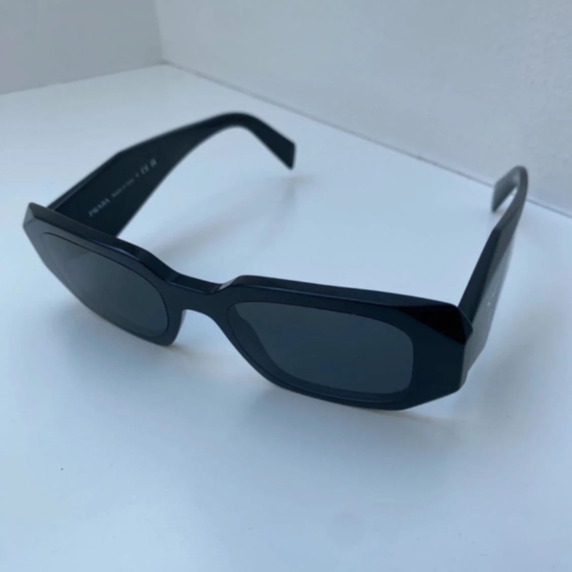 Prada Solglasögon - 90