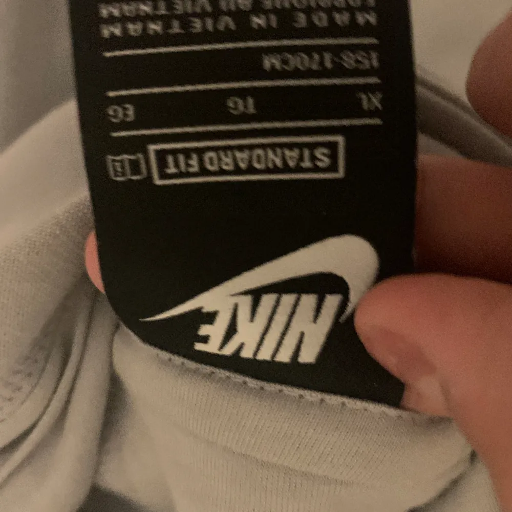 Hej säljer min Nike hoodie aldrig använt. Hoodies.