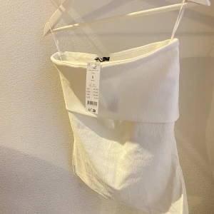 Bandeu topp - Aldrig använd, prislapp kvar!