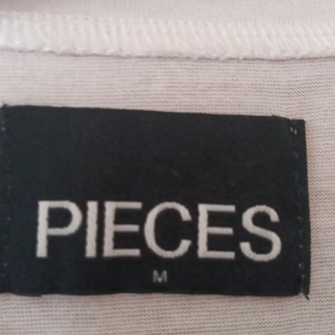 Topp med puffärm - 92