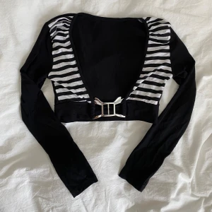 Bolero - Randig bolero med metallbälte, jättefint skick🫶🏻