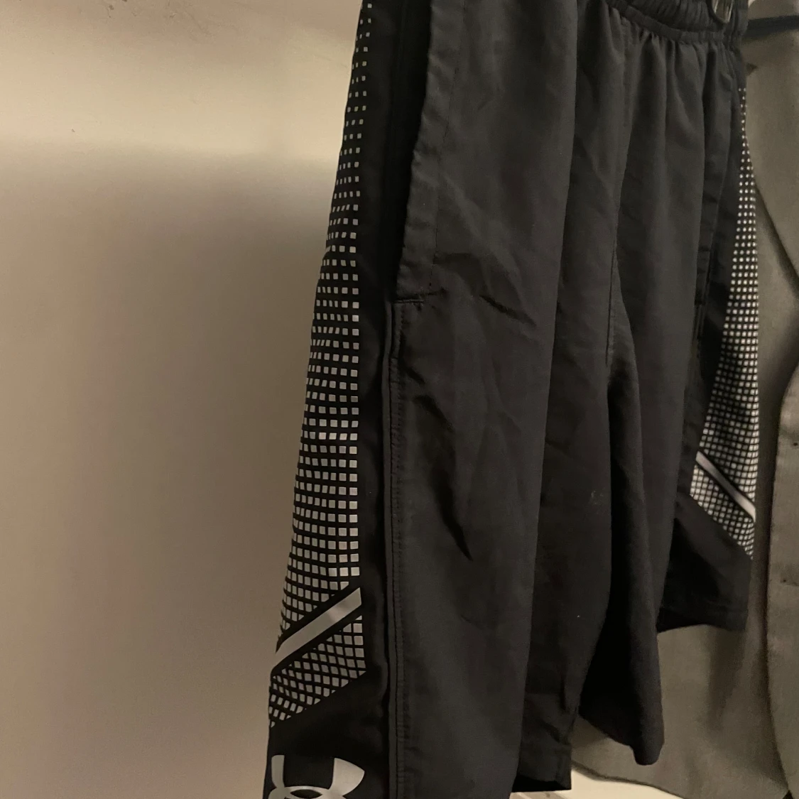 Under Armour shorts - 90