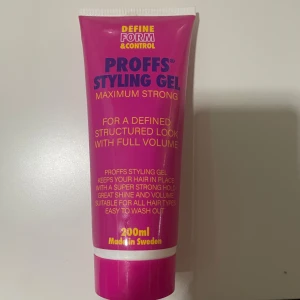 Proffs Styling Gel - Köptes för 50kr, pris 45kr! Endast testad!!! Köparen står för frakten och på alla andra annonser!!! Dma mej om du är intresserad! 😊 