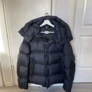 Burberry Jacka - En fin vinterjacka från märker Burberry