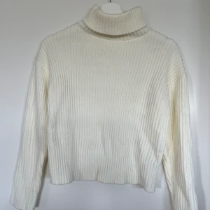 Polotröja - Jättefin och skön polo, bara använd ett fåtal gånger. 🩷