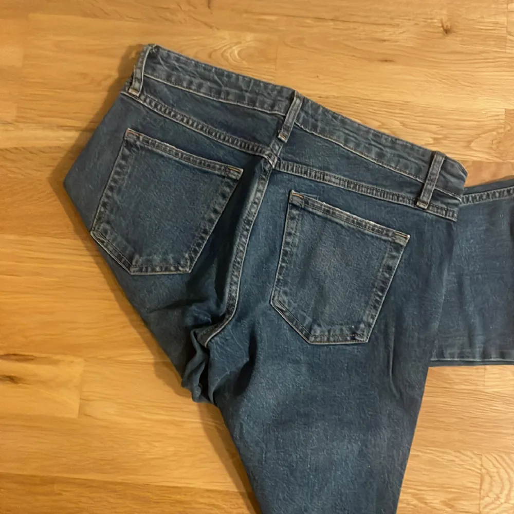 Jeans från Zara. Använda enstaka gånger.. Jeans & Byxor.