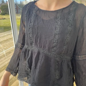 Söt blus  - Söt blus i perfekt skick🖤