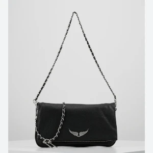 Zadig & voltaire - Tänkte göra en intressekoll på min Zadig väska.  Använd fåtal gånger. Skriv om ni har några frågor eller om ni vill se egna bilder💗 pris kan diskuteras. 